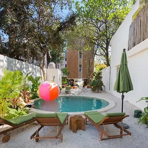 oostel-smart-hostel.quintano-roohotels.com/
